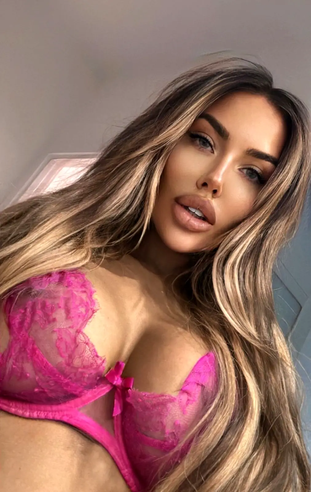 Aria - Escorte - №2452, Рост: 167, Возраст: 24, Вес: 52