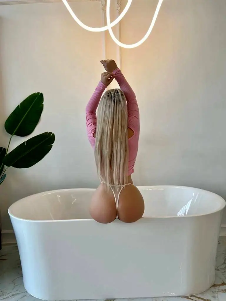 Yesenia - Escorte - №1486, Рост: 167, Возраст: 26, Вес: 59