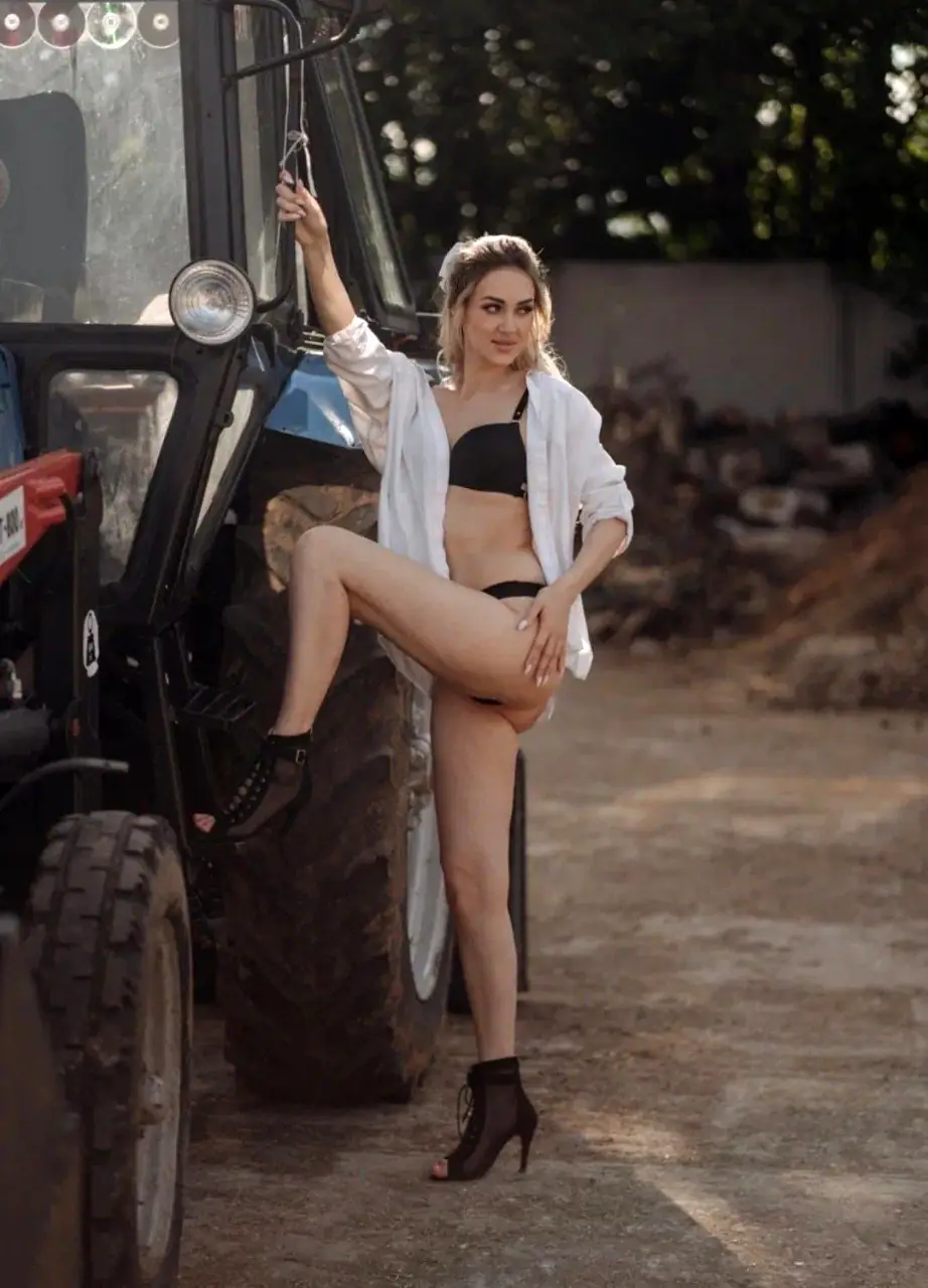 Mary - Escort - №1089, Height: 167, Age: 22, Weight: 64