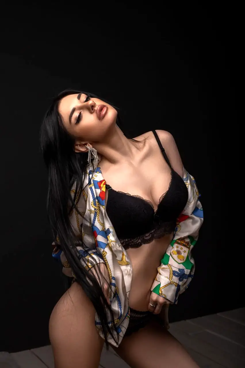 Hazel — 2489, Height: 178, Age: 19, Weight: 55