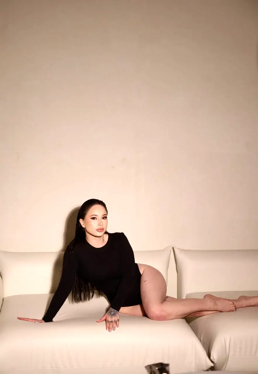 Alice - Escorte - №979, Рост: 169, Возраст: 20, Вес: 60