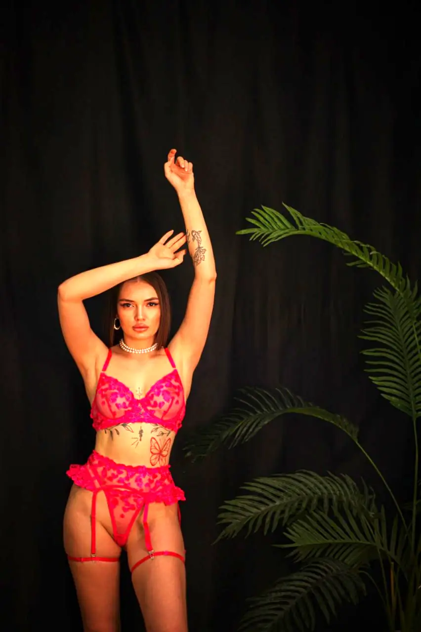 Alia - Escorte - №1786, Рост: 172, Возраст: 26, Вес: 62