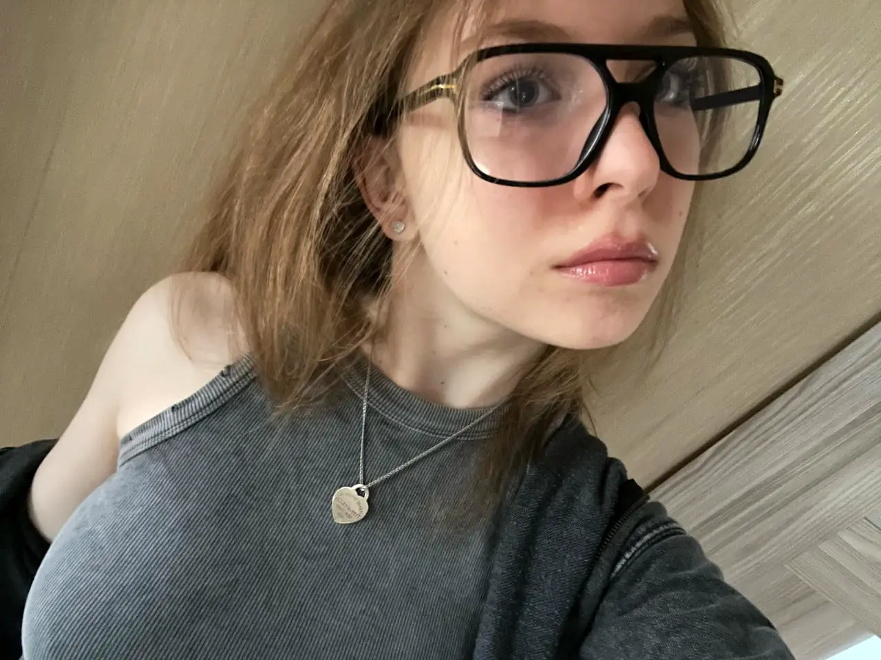 Nika — 1946, Height: 167, Age: 20, Weight: 57
