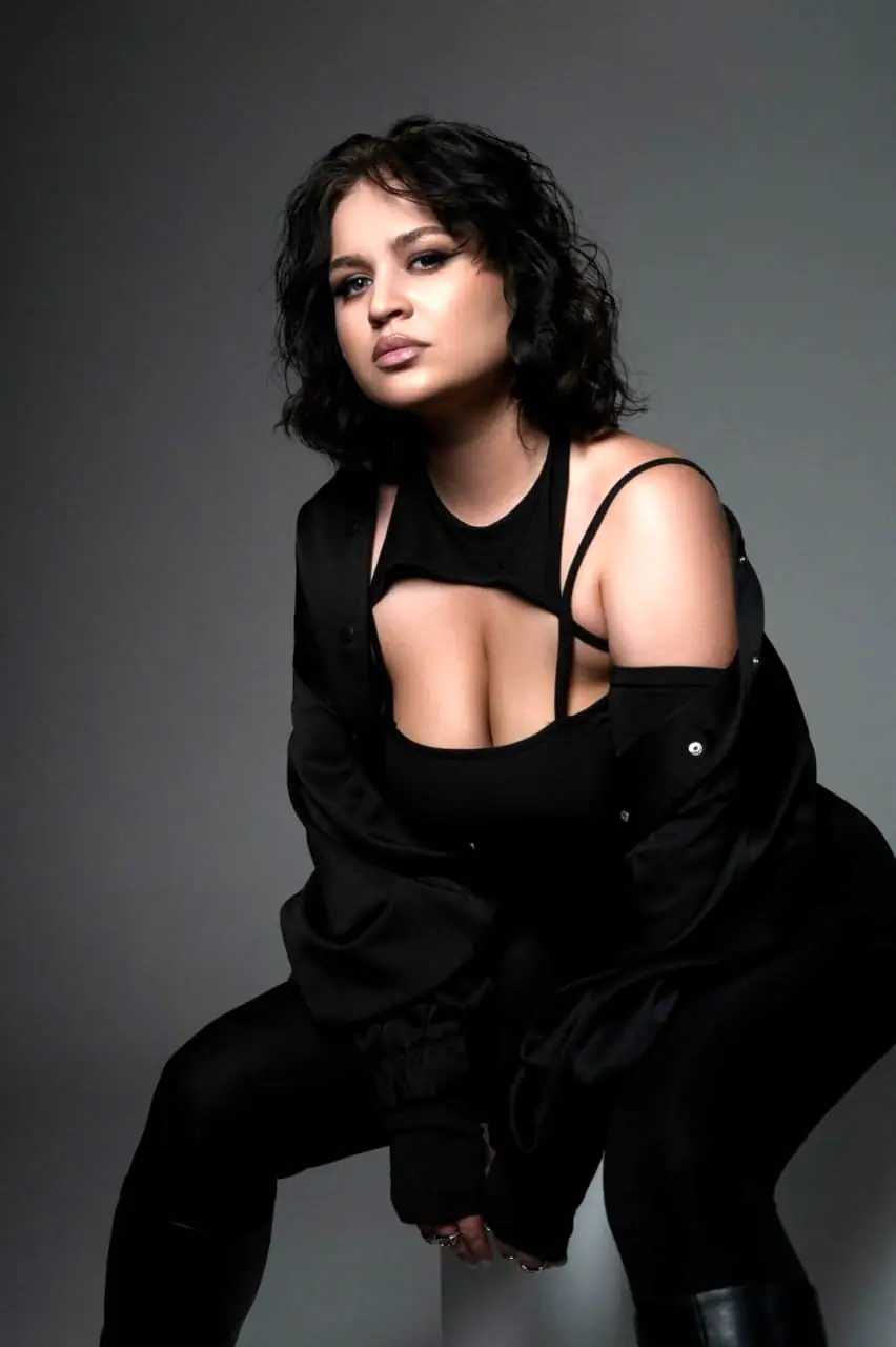 Selena - Escorte - №2024, Рост: 174, Возраст: 25, Вес: 78