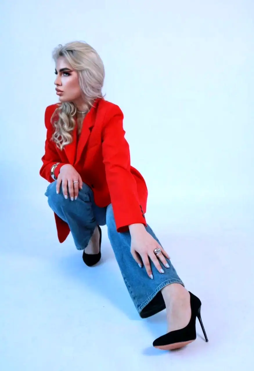 Wendy - Escort - №2048, Height: 170, Age: 23, Weight: 60