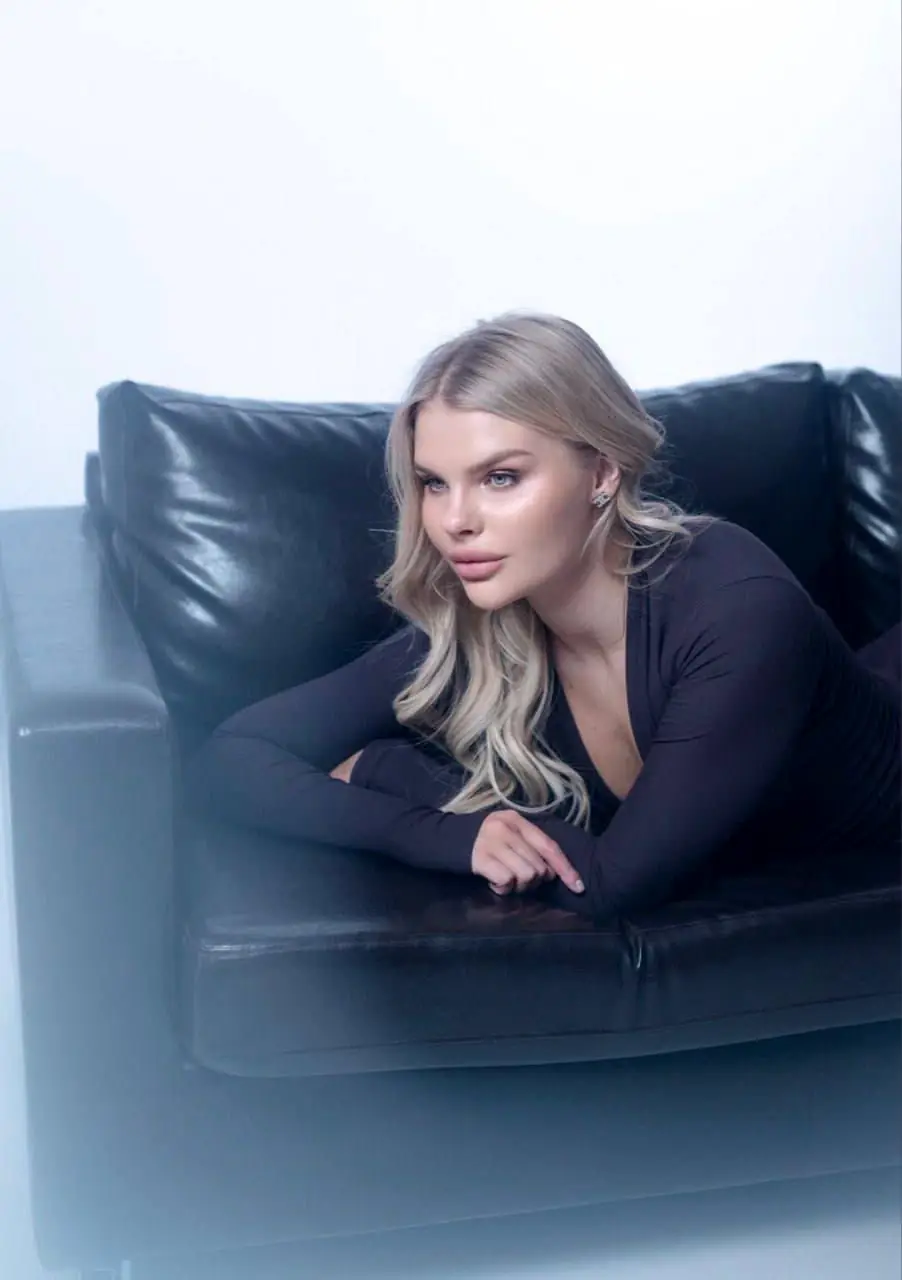 Celeste - Escort - №2192, Height: 176, Age: 25, Weight: 56