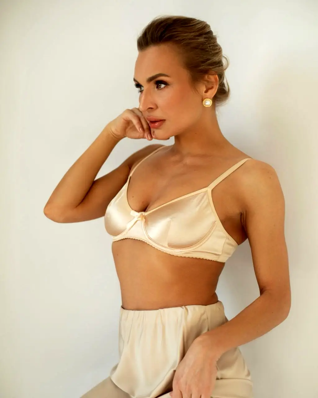Mia - Escorte - №2402, Рост: 176, Возраст: 25, Вес: 55